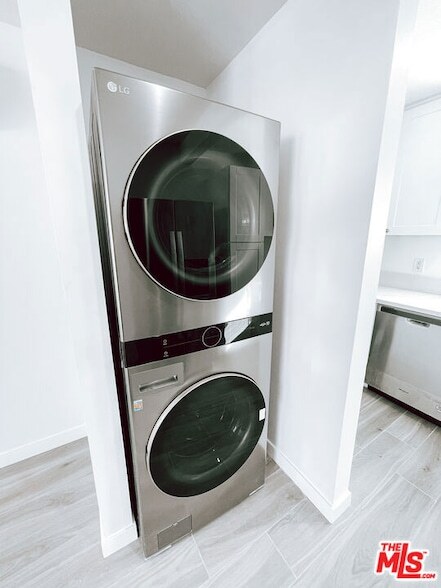 Building Photo - 2450 W 60th St