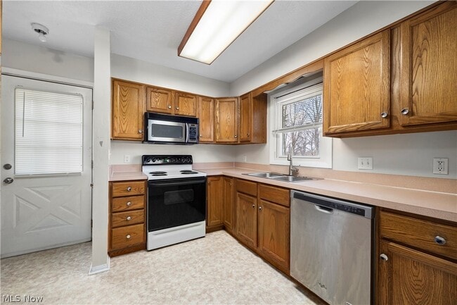 Building Photo - 17050 Sheldon Rd