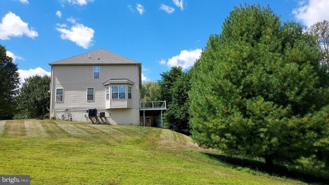 Building Photo - 8223 Edge Hill Ln