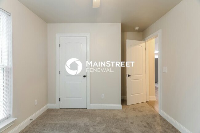 Building Photo - 3 Bedroom Pet-Friendly Home in HAYDEN, AL with Main Street Renewal
