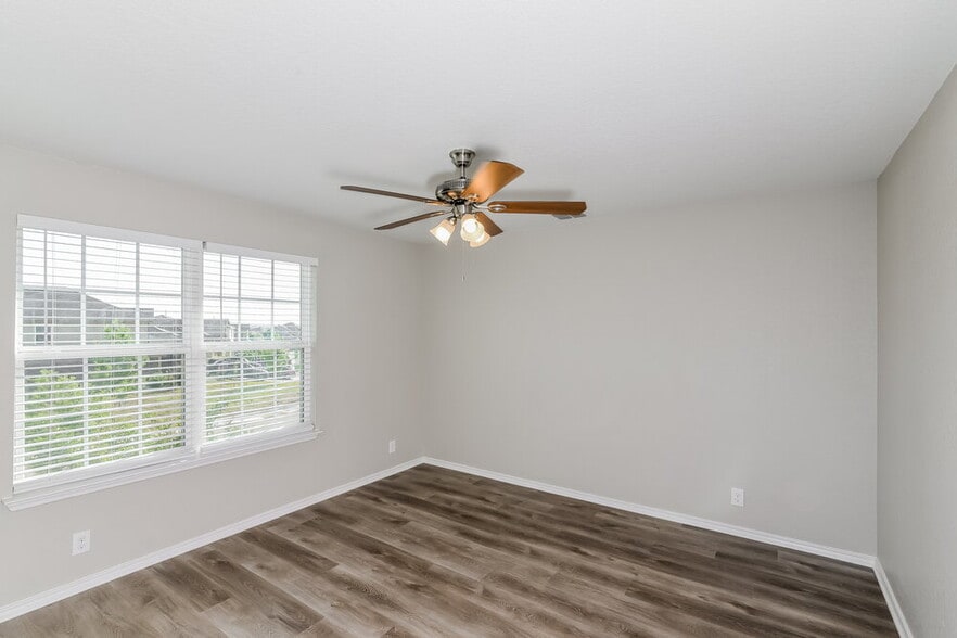 Building Photo - 14014 Tyler Pt