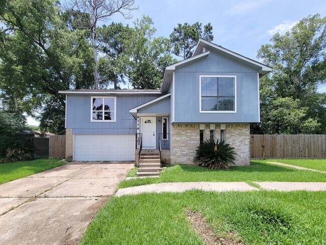 Building Photo - 8719 Valley Song Dr