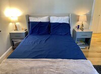 Building Photo - Belmont 1 Bed available Now