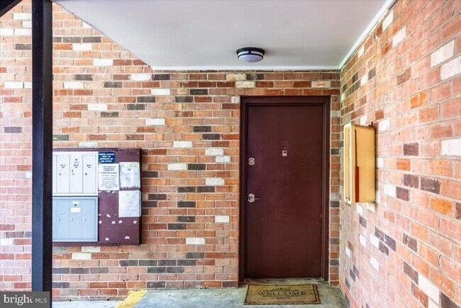 Building Photo - 211 Victor Pkwy