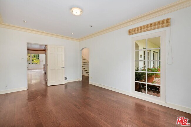 Building Photo - 139 S Anita Ave