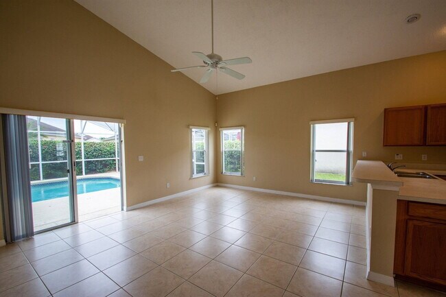 Building Photo - 421 Lockbreeze Dr