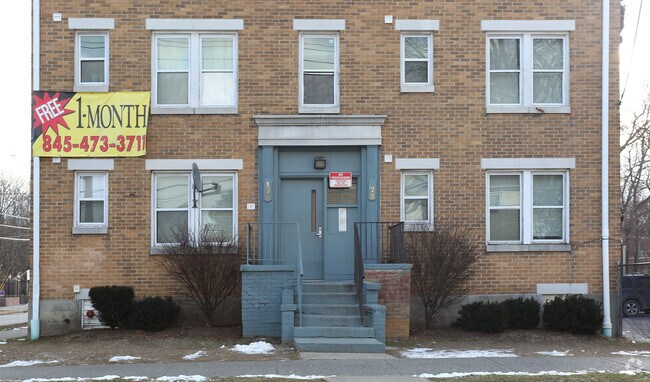 Building Photo - 166-172 Winnikee Ave