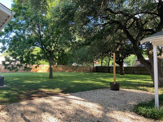 Building Photo - 2 BEDROOM WITHIN WALKING DISTANCE TO UMHB