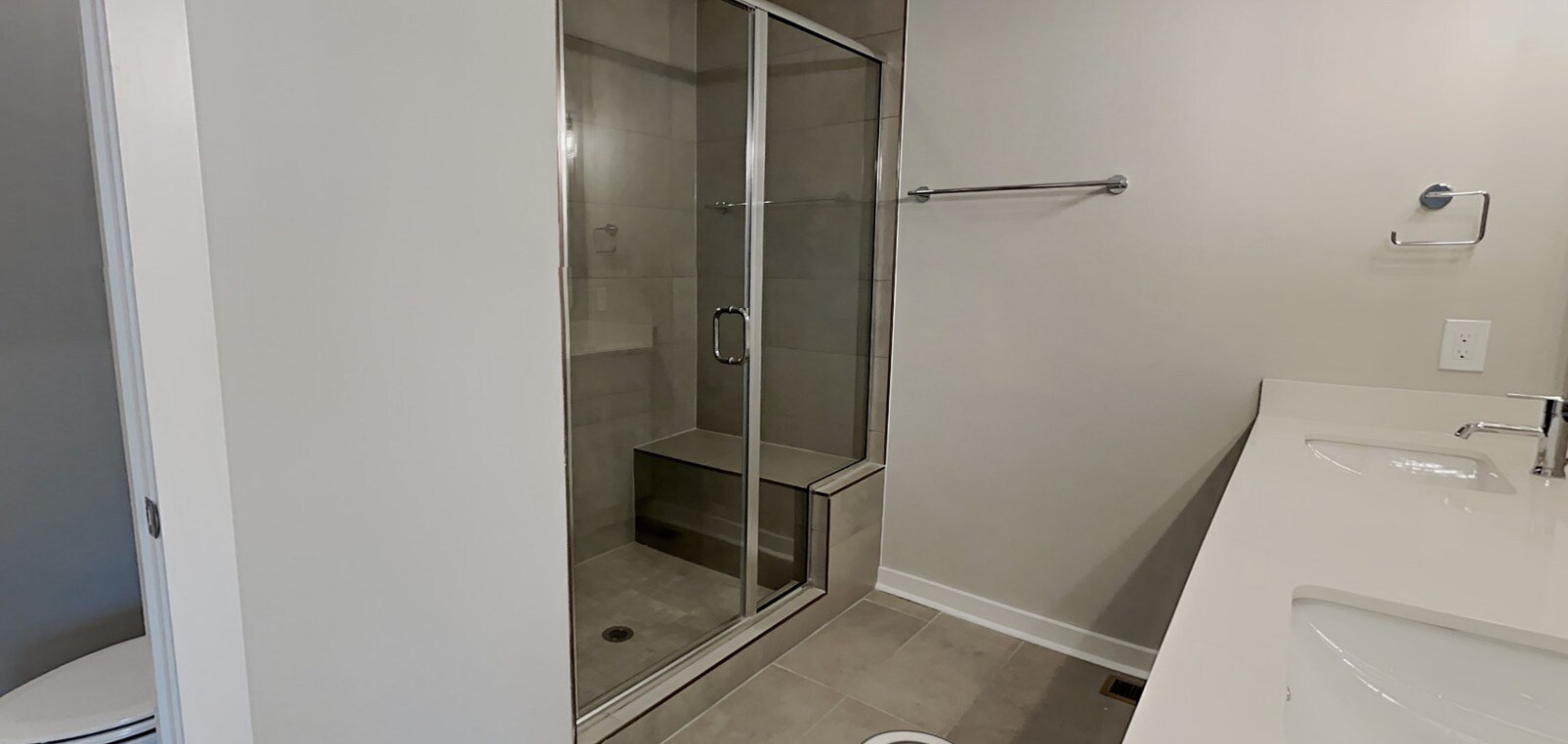 Building Photo - Room in Townhome on Gregg St