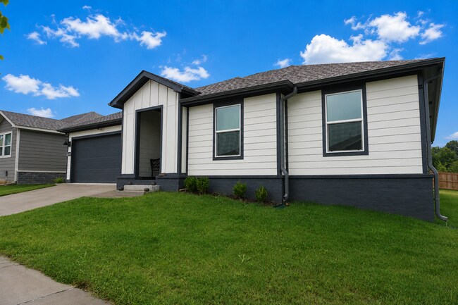 Building Photo - 4494 W Canyon Run Dr