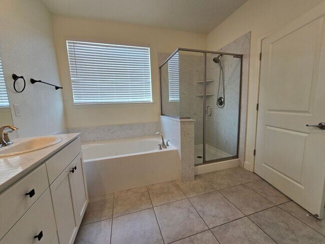 Building Photo - Beautiful Kiley Ranch Home with Open Floor Plan & Private Backyard