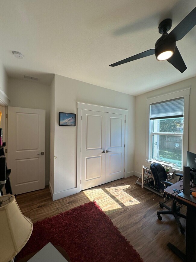 Building Photo - 4819 Whitewood Rd