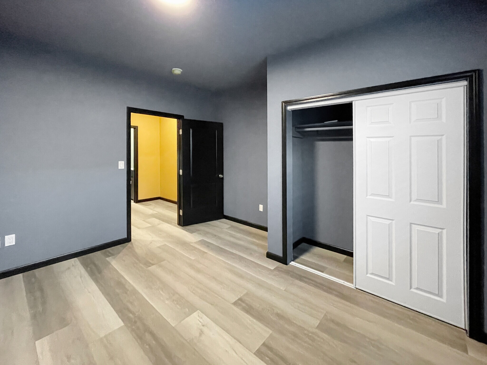 Building Photo - 13548 Glamis St