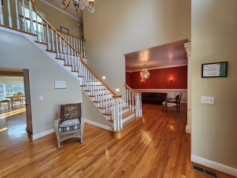 Building Photo - 6602 Hidden Woods Dr