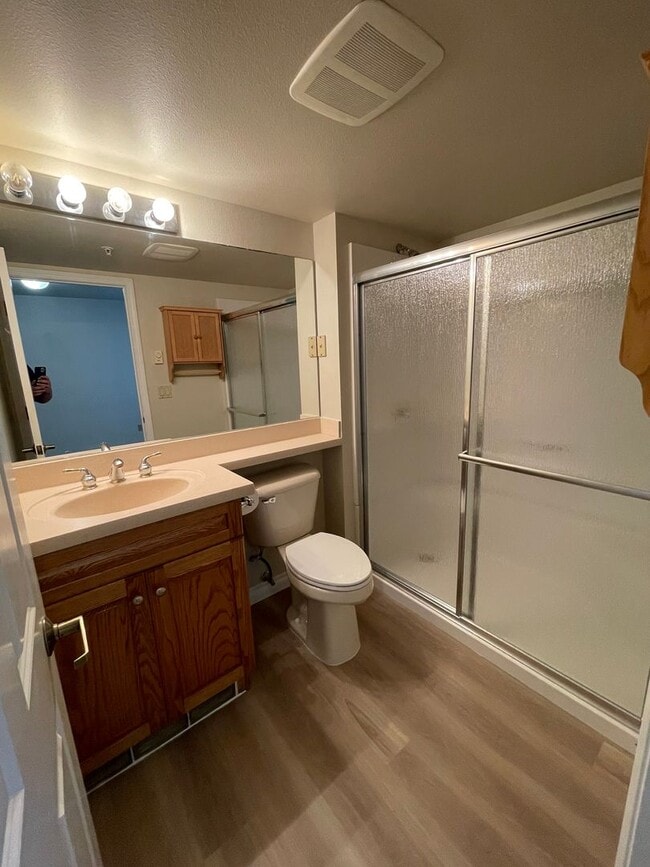 Building Photo - Beautiful Condo with Amazing View of the H...