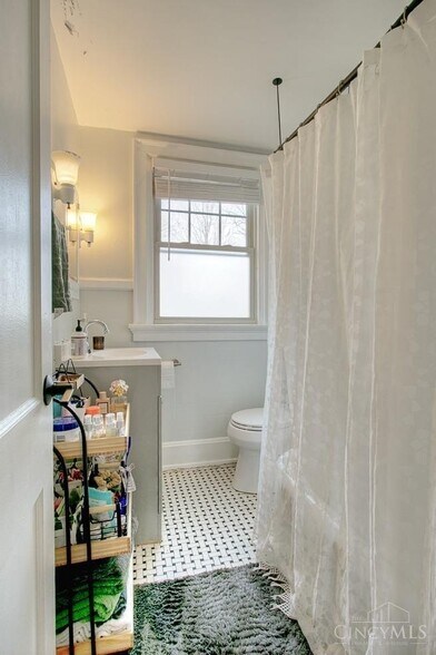 Updated Bathroom - 3250 Nash Ave