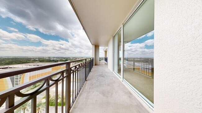 Building Photo - 550 Okeechobee Blvd