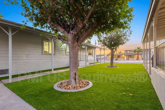 Building Photo - 437 Riverfront Dr