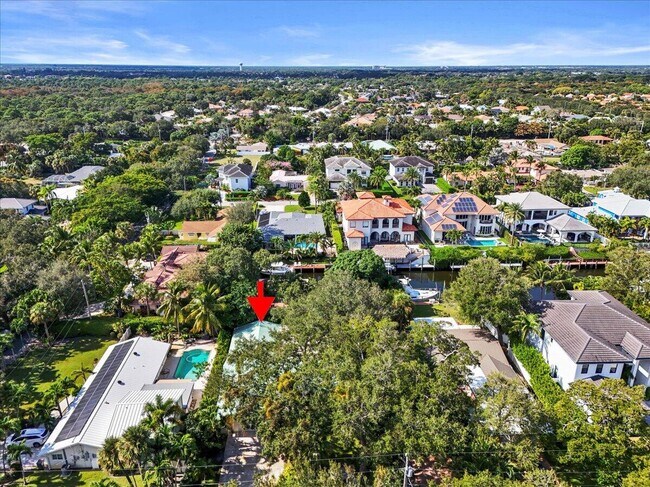 Building Photo - 12831 Shore Dr