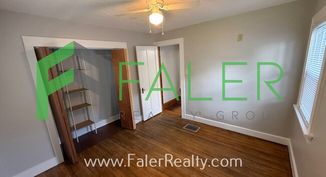 Building Photo - Charming 2-Bedroom Home