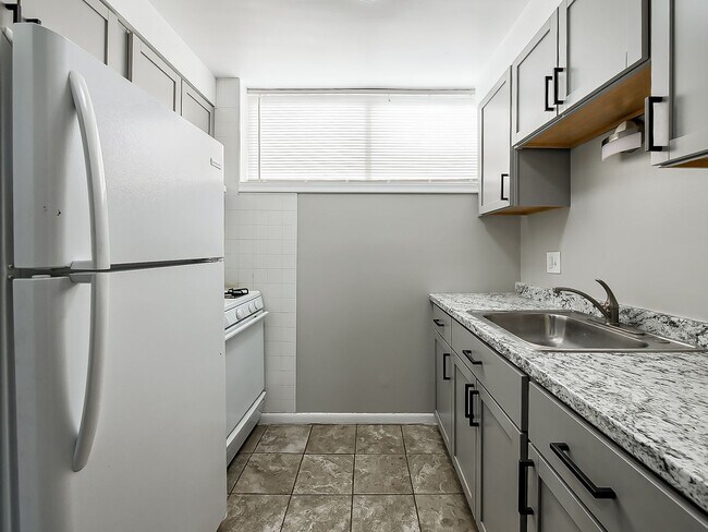 Building Photo - Easy Living in White Lake 2 Bed Home in Great Location