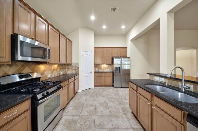 Building Photo - 25208 Forest Ledge Dr