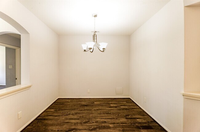 Building Photo - 16915 Pheasant Ridge Dr