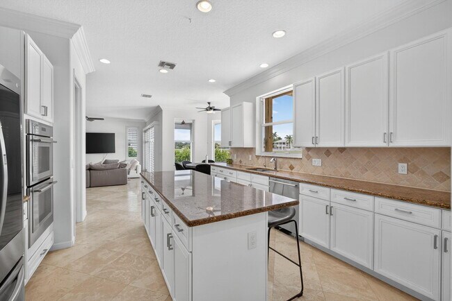 Building Photo - 11587 Manatee Bay Ln