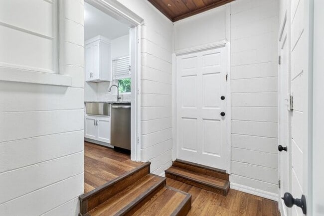 Building Photo - Charming Dade City Home for Lease!