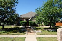 Building Photo - 907 Mustang Ridge Dr