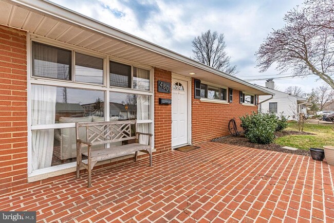 Building Photo - 4801 Apple Tree Dr