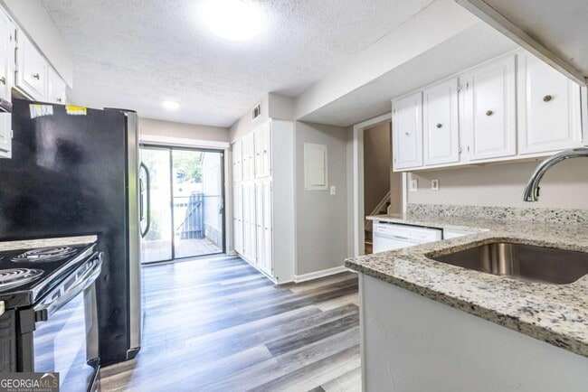 Building Photo - 1010 Mariners Ct