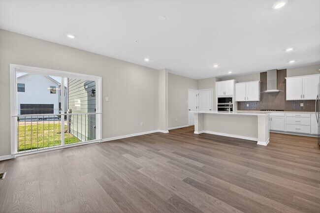 Building Photo - 462 Herringbone Wy