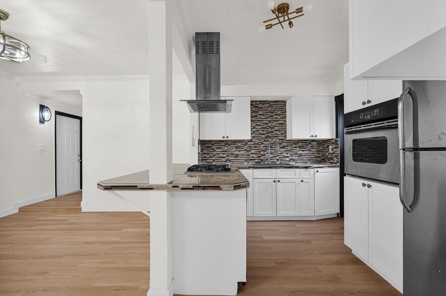 Building Photo - 751 NE 122nd St