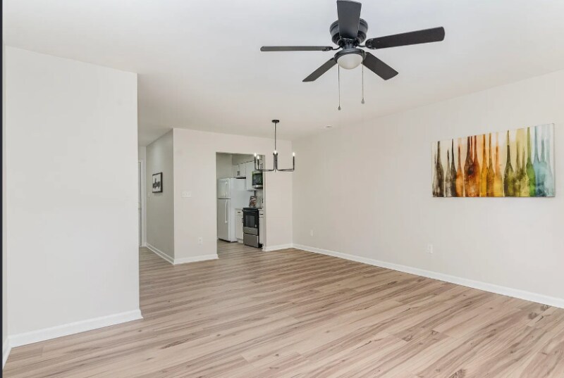 Building Photo - 1102 Pine Forest Trail