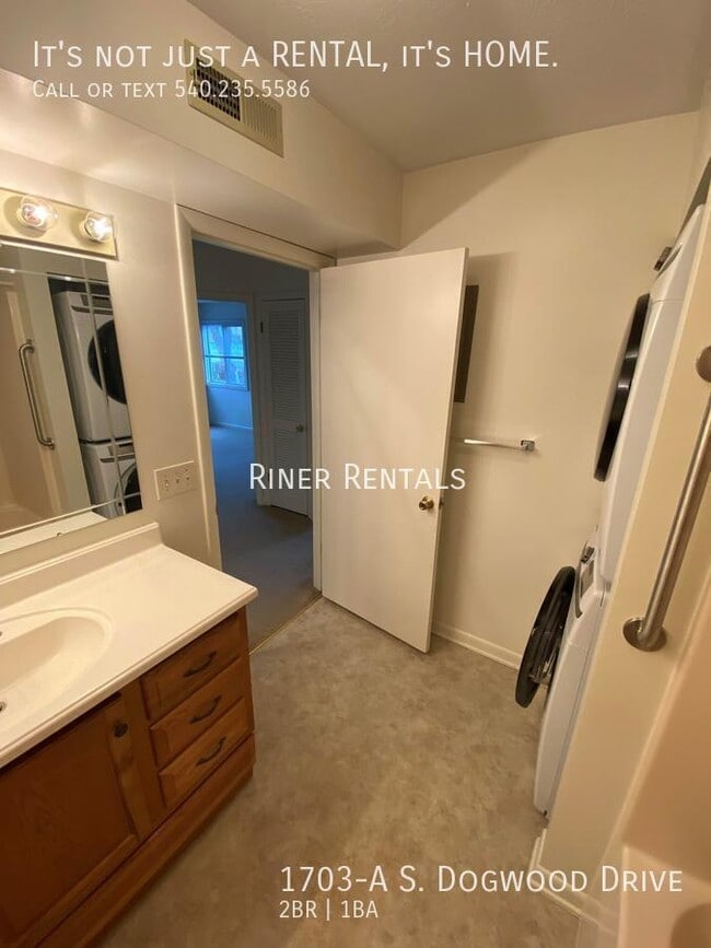 Building Photo - 1703-A S Dogwood Dr