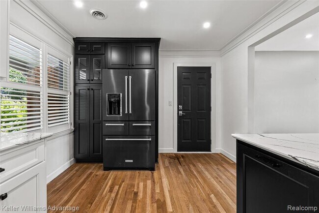 Building Photo - 5722 Raven Rd