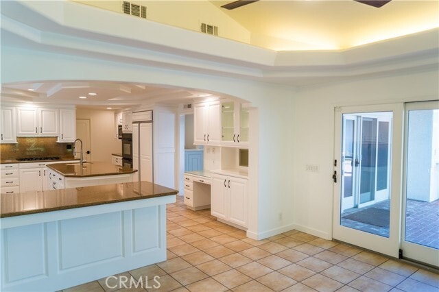 Building Photo - 5054 Encino Ave