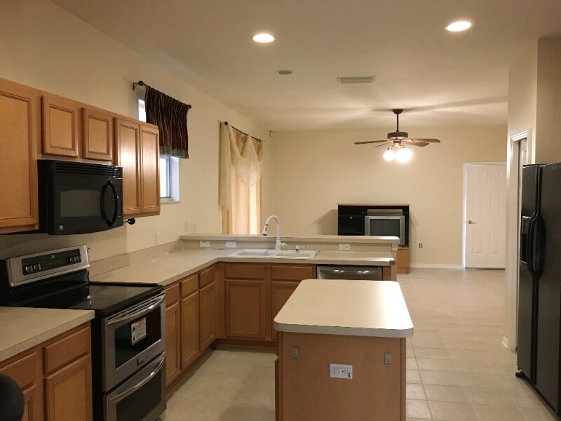 Building Photo - 5522 Lake Leta Blvd