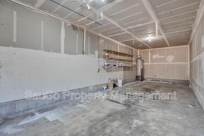 Building Photo - 2423 NW 3rd Ave