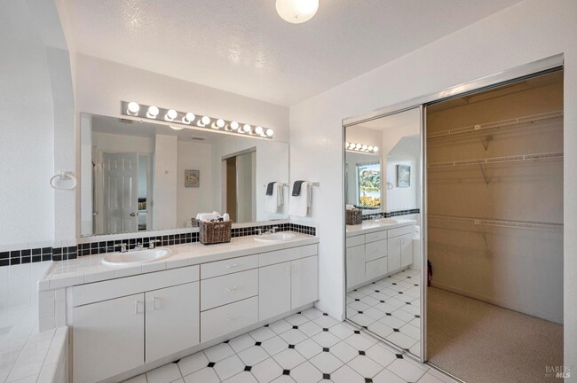 Building Photo - 16 Duxbury Cove