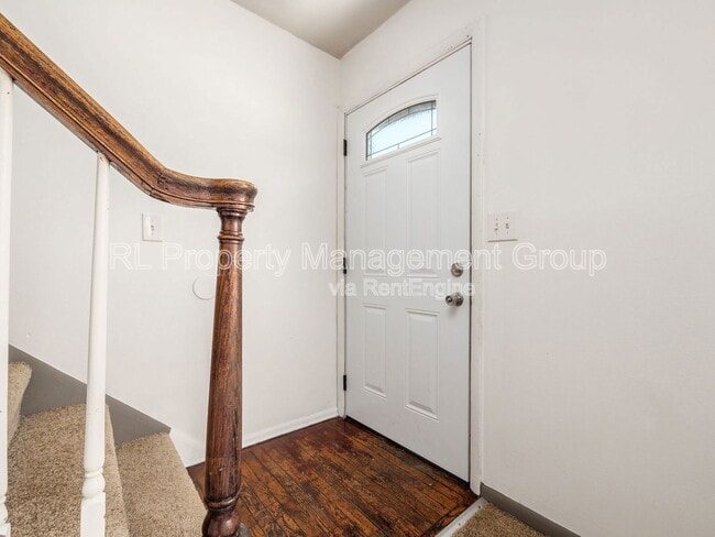 Building Photo - 464 Goshen Ct