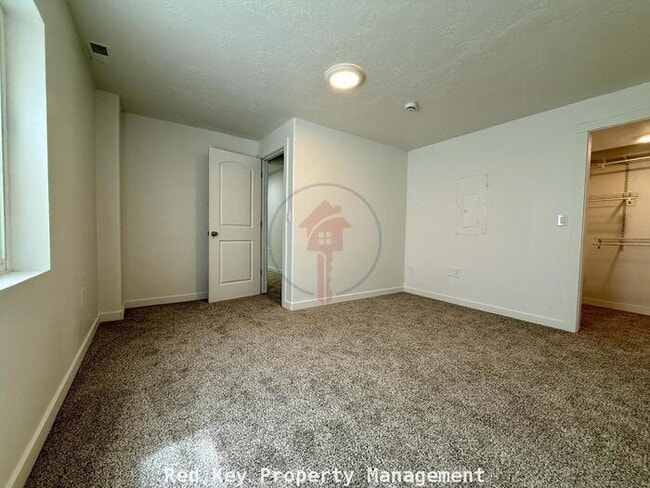 Building Photo - 80 E Single Family Home