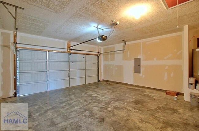 Building Photo - 452 Huntington Dr