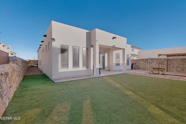 Building Photo - 905 Witton Pl