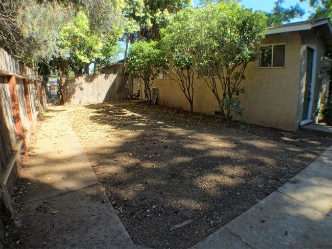 Building Photo - 1548 Elm St