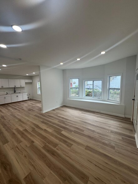 Building Photo - 6211 Lawn Ave