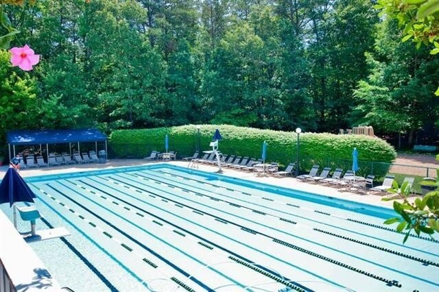 Building Photo - Bright Townhouse Available in Forest Lakes