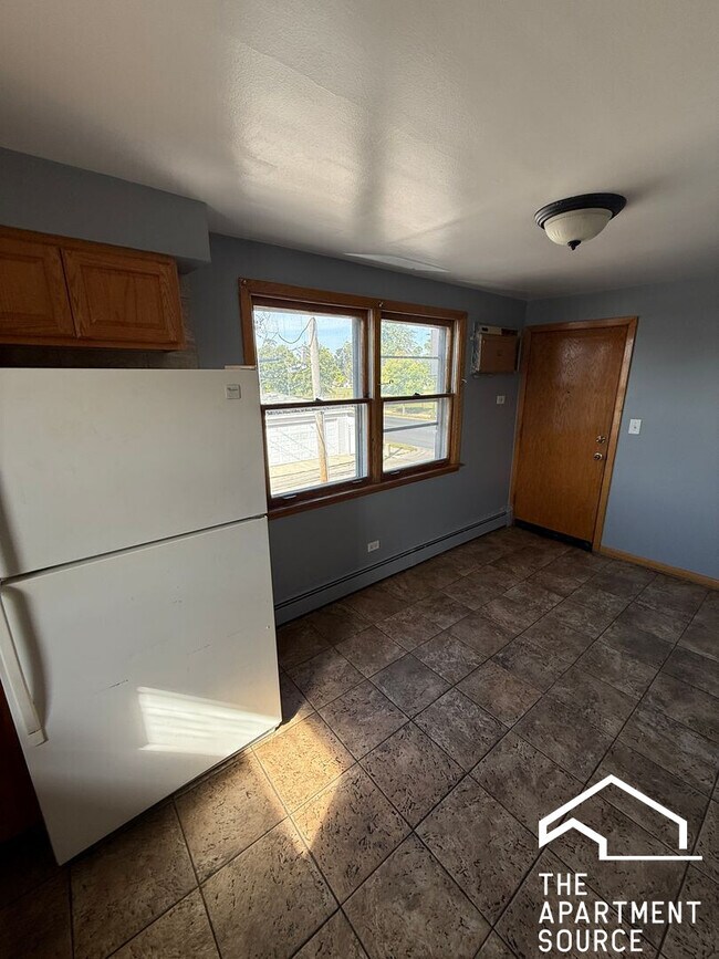 Building Photo - 3556 N Nagle Ave