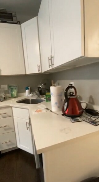 Building Photo - 6 Clearway St